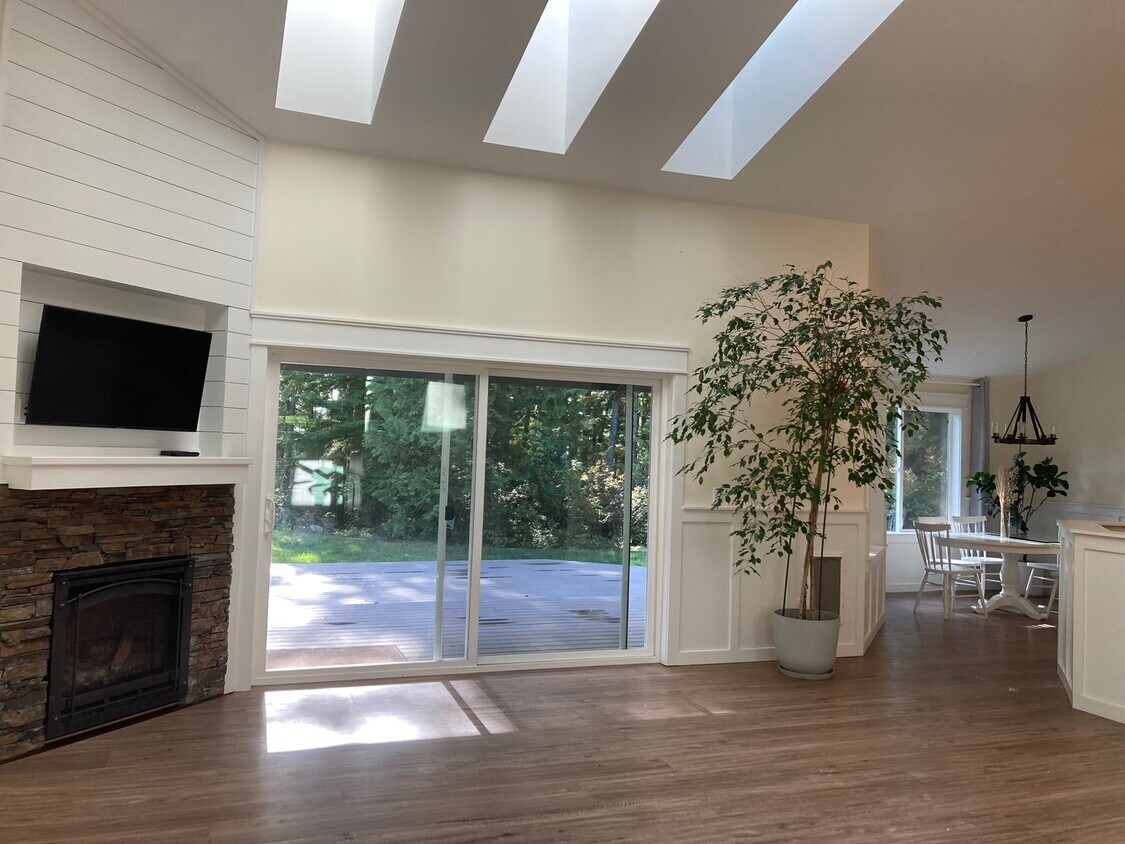 3610 E Log Cabin Rd, Clinton, WA 98236 House Rental in Clinton, WA