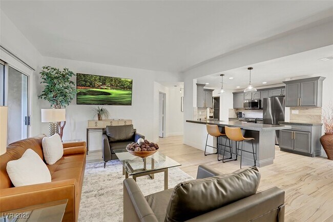 Foto del edificio - 2050 W Warm Springs Rd