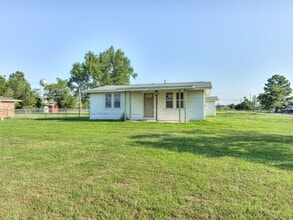 Building Photo - 14871 NE 36th St