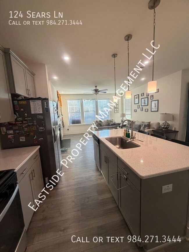 Building Photo - 124 Sears Ln