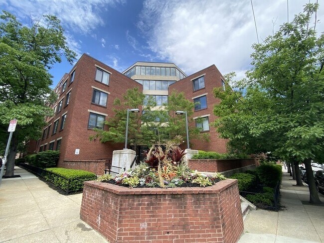 Foto del edificio - 85 Brainerd Rd