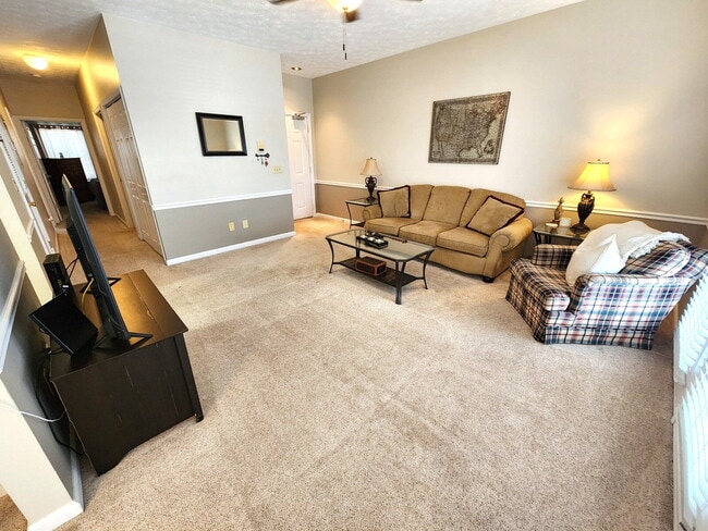 Building Photo - FULLY FURNISHED 2BR CONDO WITH MONTHLY LEA...