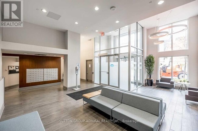 Building Photo - 111 Worsley St