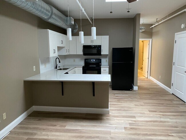 Building Photo - 24 S. 9th St.