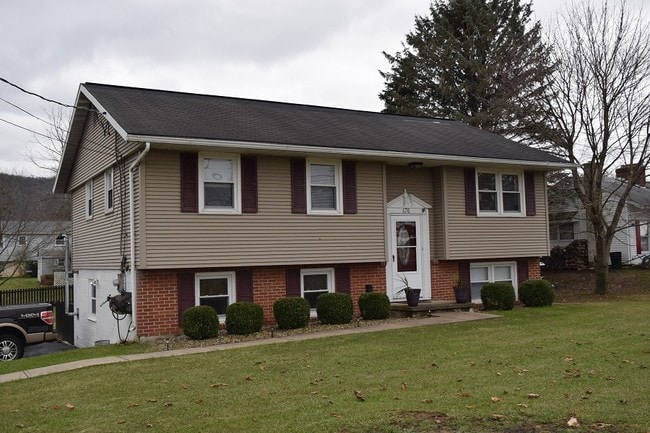 Building Photo - 670 Nittany Valley Dr