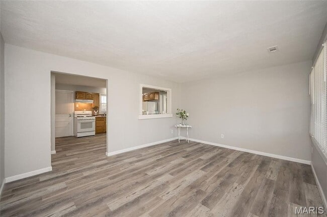 Photo - 9813 Winkler Dr House