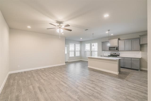 Building Photo - 525 Dunmore Dr