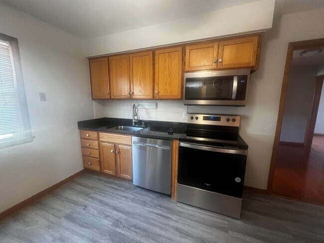 Foto del edificio - Large 3BR Single Family in St. Francis!!
