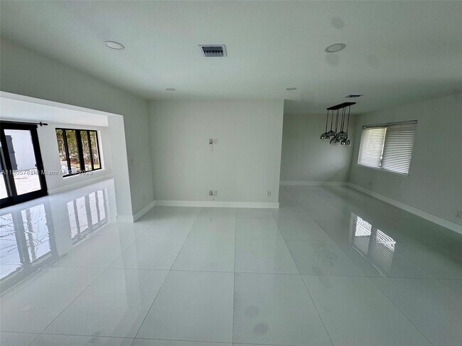 Foto del edificio - 8360 SW 46th St