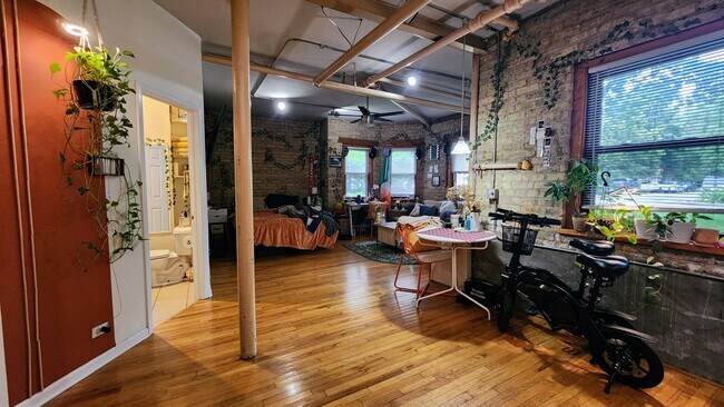 Foto del edificio - 1919 W Berteau Ave