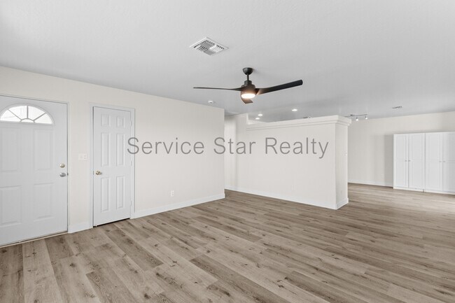 Building Photo - 5311 W Mauna Loa Ln