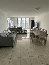 Foto del edificio - 5825 Collins Ave