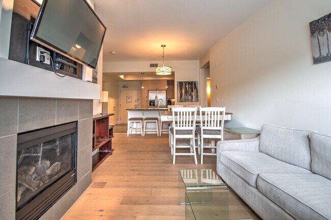 Photo du bâtiment - 7343-7343 Okanagan Landing Rd