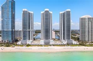 Building Photo - 15901 Collins Ave