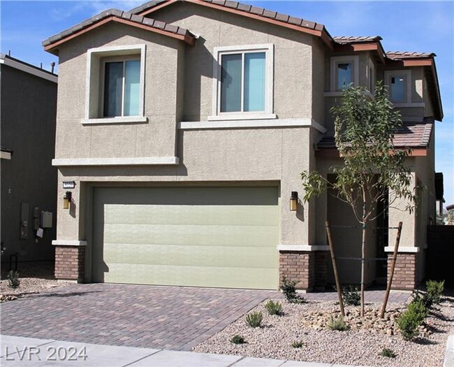 Building Photo - Great West Henderson Location!