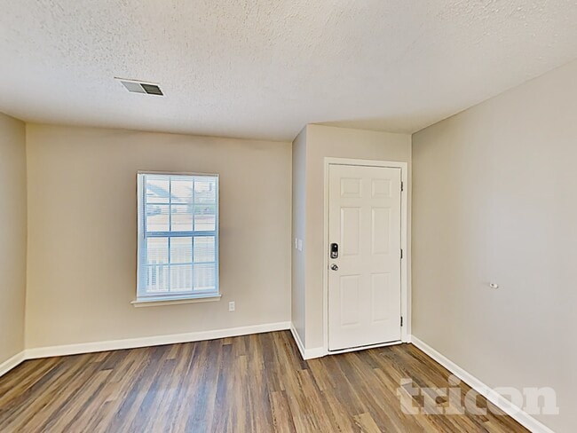 Building Photo - 314 E Waverly Pl Ct