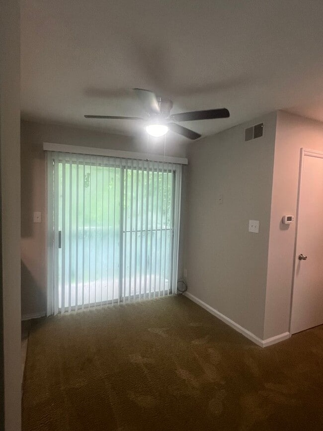 Building Photo - Renovated  1 bedroom / 1bathroom $1150.00
