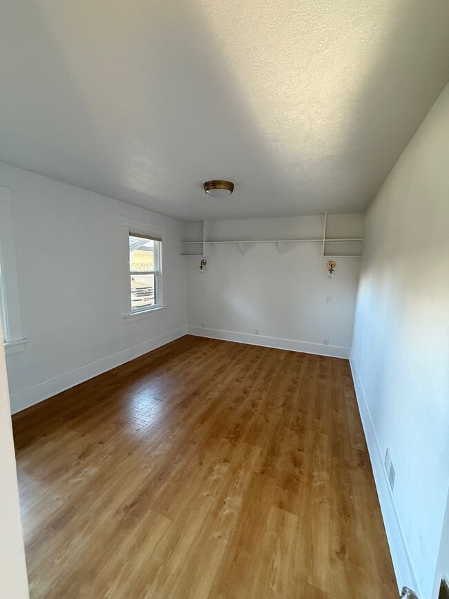 Building Photo - 1714 NW Steidl Rd