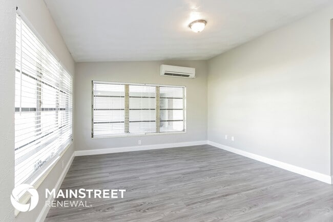 Foto del edificio - 6405 5th St E