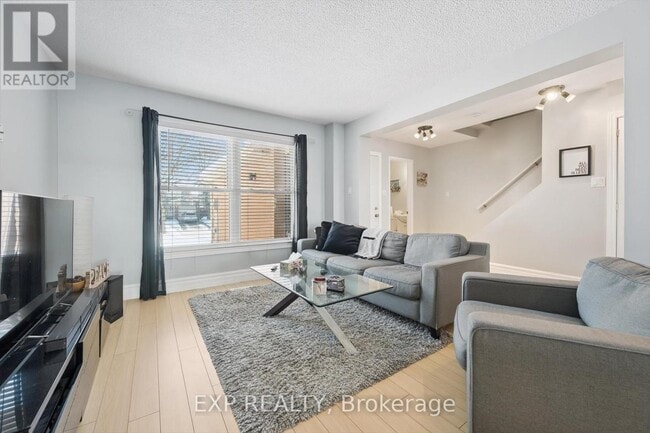 Building Photo - 544 Roseheath Dr