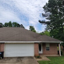 Building Photo - 140 Kaitlyn Ct