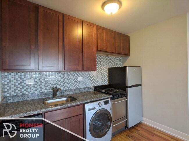 Foto del edificio - 557 W Arlington Pl