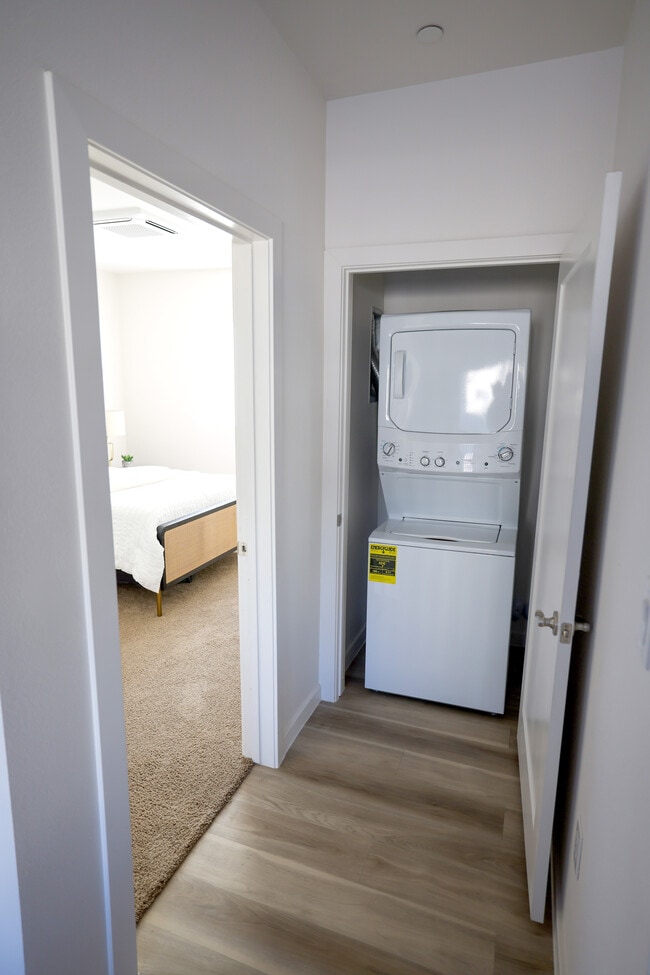 Foto del edificio - Coyote Ridge Apartments