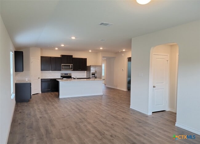Building Photo - 622 Great Plains
