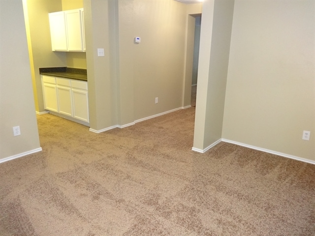 Building Photo - 321 Quail Run Rd