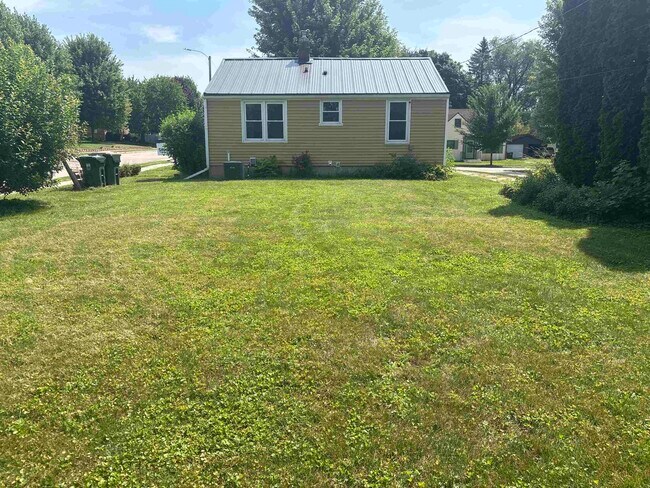 Foto del edificio - 426 Hillcrest Dr