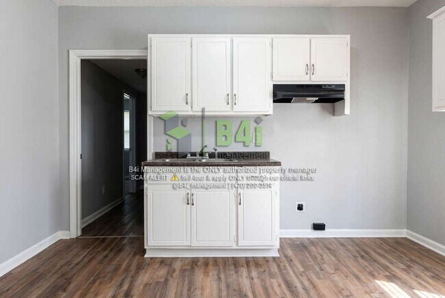 Foto del edificio - 560 Radcliff Ave
