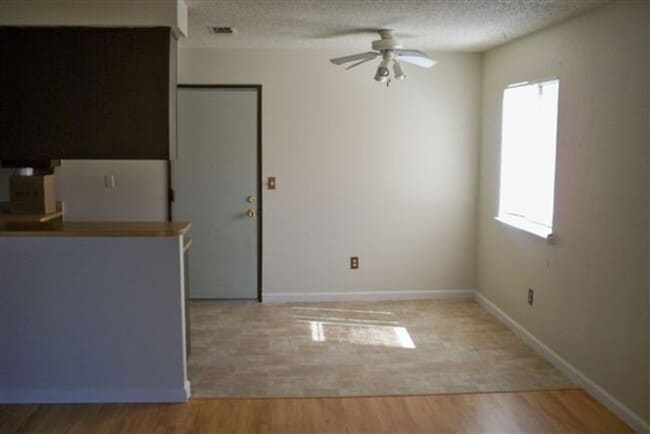 Foto del edificio - House for Rent!