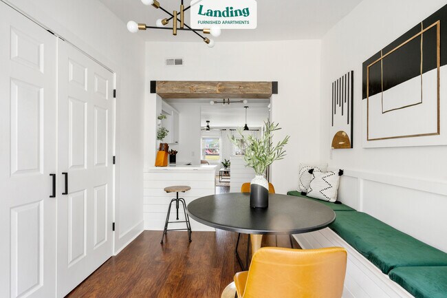 Foto del edificio - 4624 Oakwood Ave