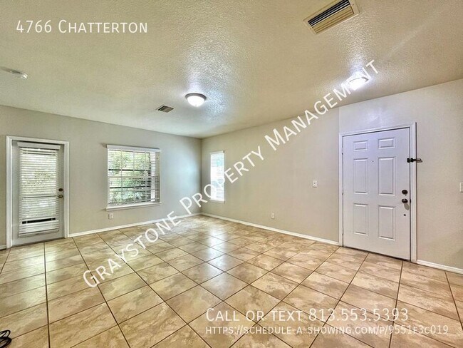 Foto del edificio - Experience comfortable living in Riverview...