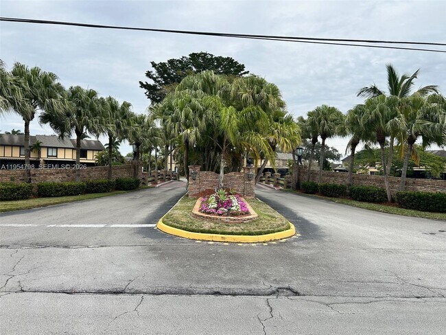 Foto del edificio - 9225 NW 49th Pl