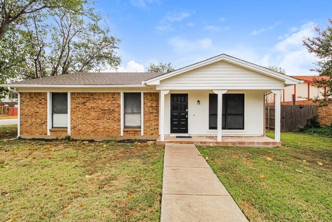 Building Photo - 6628 Brookdale Dr