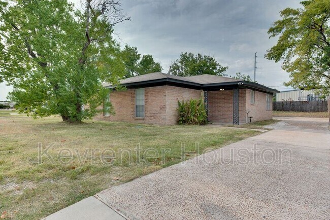 Foto del edificio - 2413 Woodgate St
