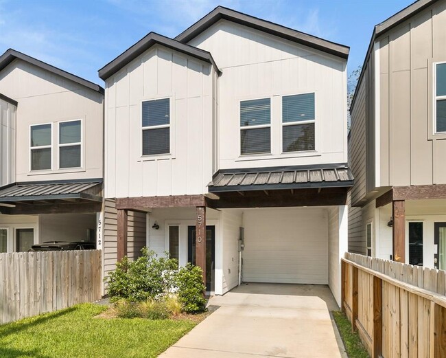 Foto del edificio - 5710 Elysian St