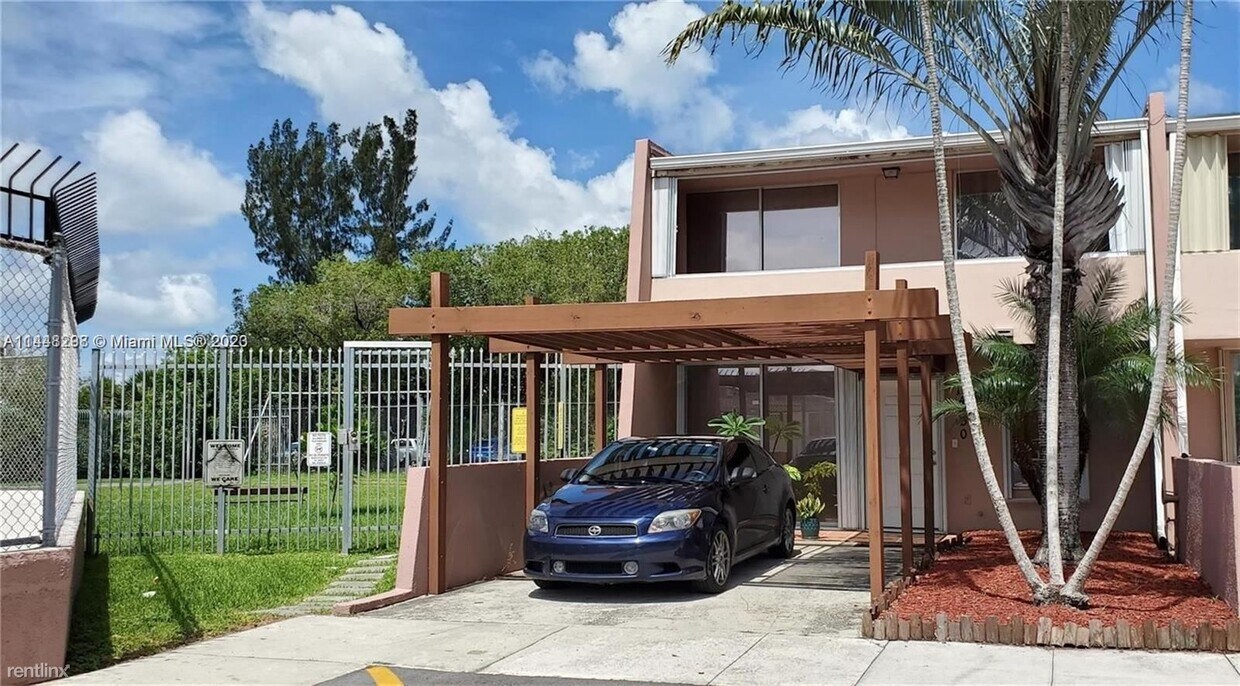 Primary Photo - 3 br, 2.5 bath House - 14130 Kendale Lakes...