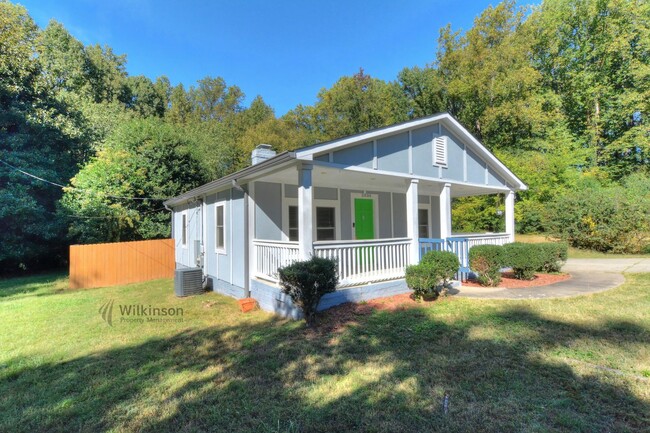 Building Photo - Your Cozy 2BR Home in Carr Heights Awaits!