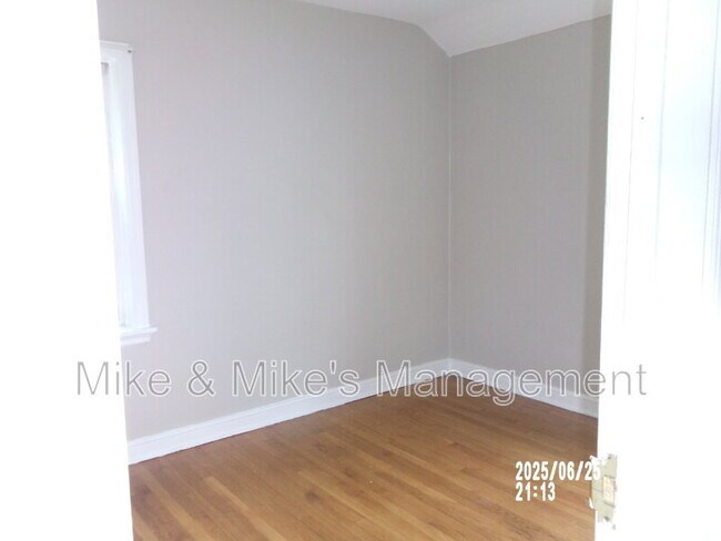 Foto del edificio - 1202 W Hope Ave