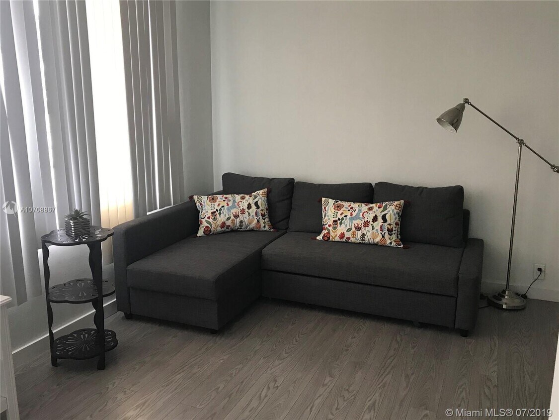 Foto principal - 1000 West Ave