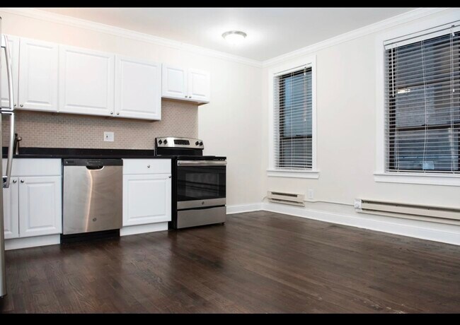 Foto del edificio - 3345 N Marshfield Ave