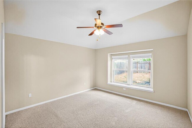 Foto del edificio - 15102 Walcott Dr