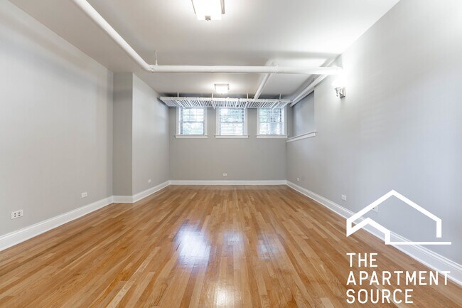 Building Photo - 2147 W Lunt Ave