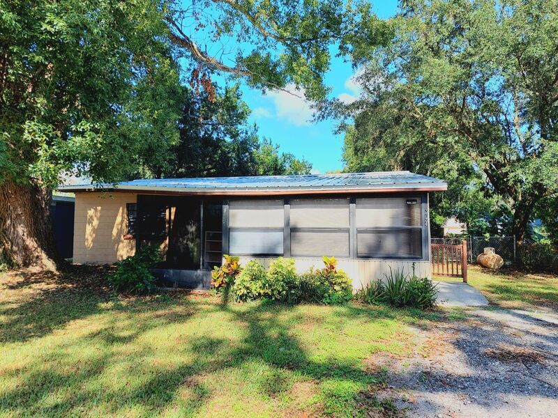 Primary Photo - 2724 Mineola Dr