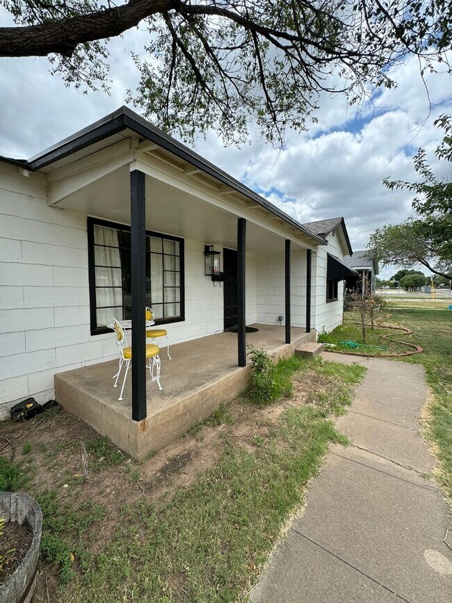 Foto del edificio - Adorable 2/1/1 CH/A updated!!! walking dis...