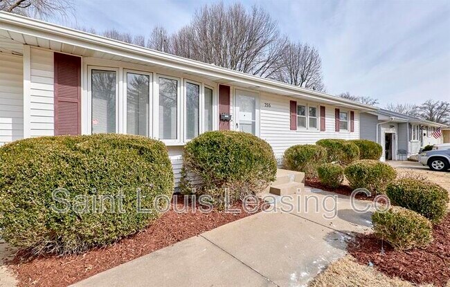 Building Photo - 255 Florisota Dr