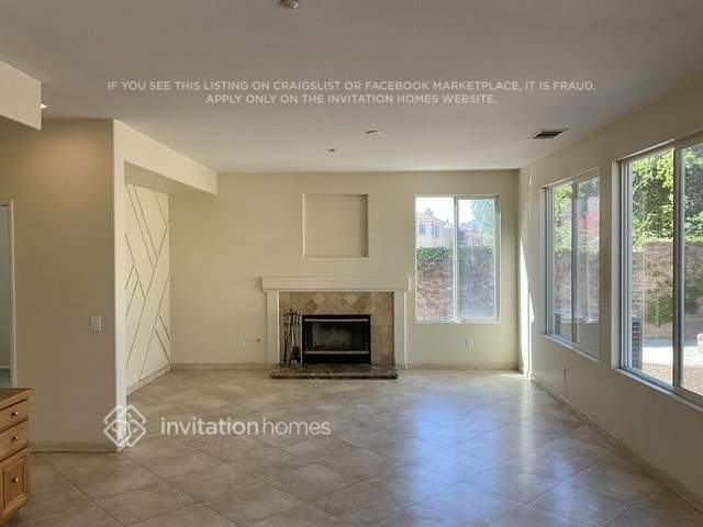 Foto del edificio - 15418 Rochelle St