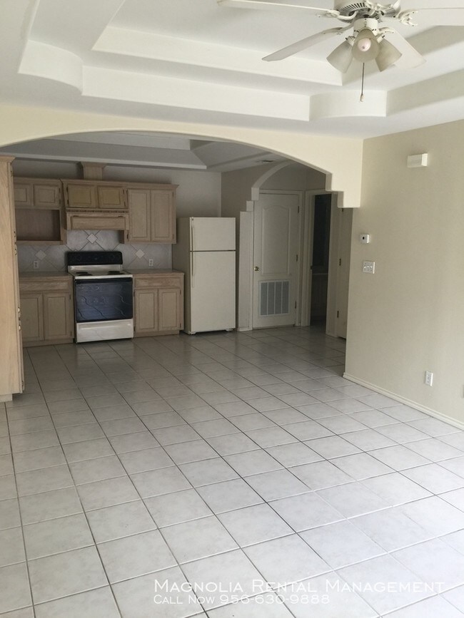 Building Photo - One Bedroom Apartment near UTRGV